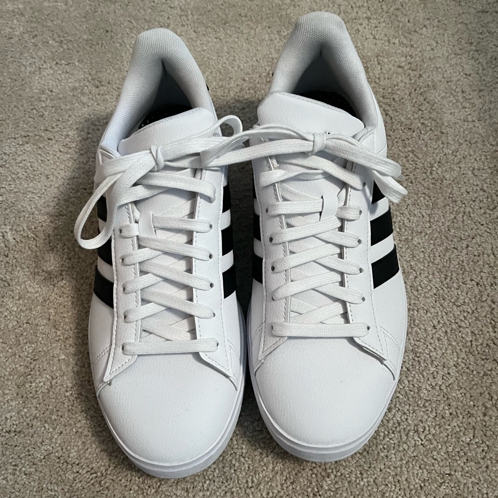 Adidas Grand Court 2.0 classic sneaker - Men’s 8.5 / Women’s 9.5